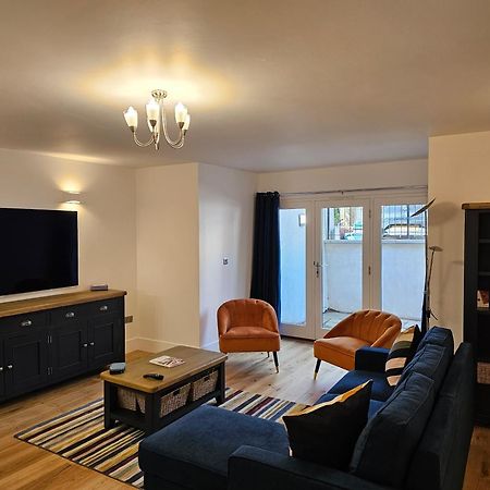 בריסטול Spacious Modern 2-Bed Parking & Wi-Fi & 65"Oled מראה חיצוני תמונה