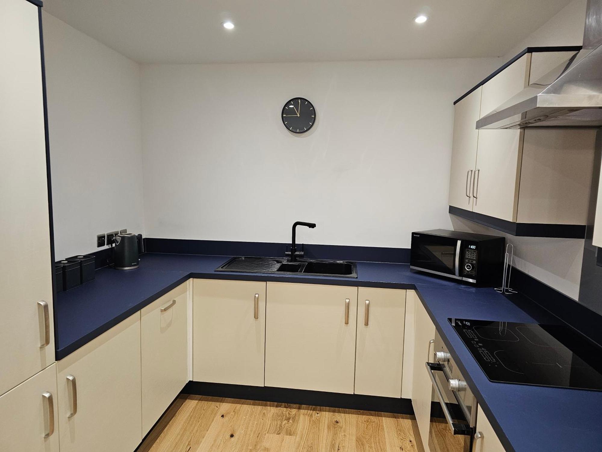 בריסטול Spacious Modern 2-Bed Parking & Wi-Fi & 65"Oled מראה חיצוני תמונה