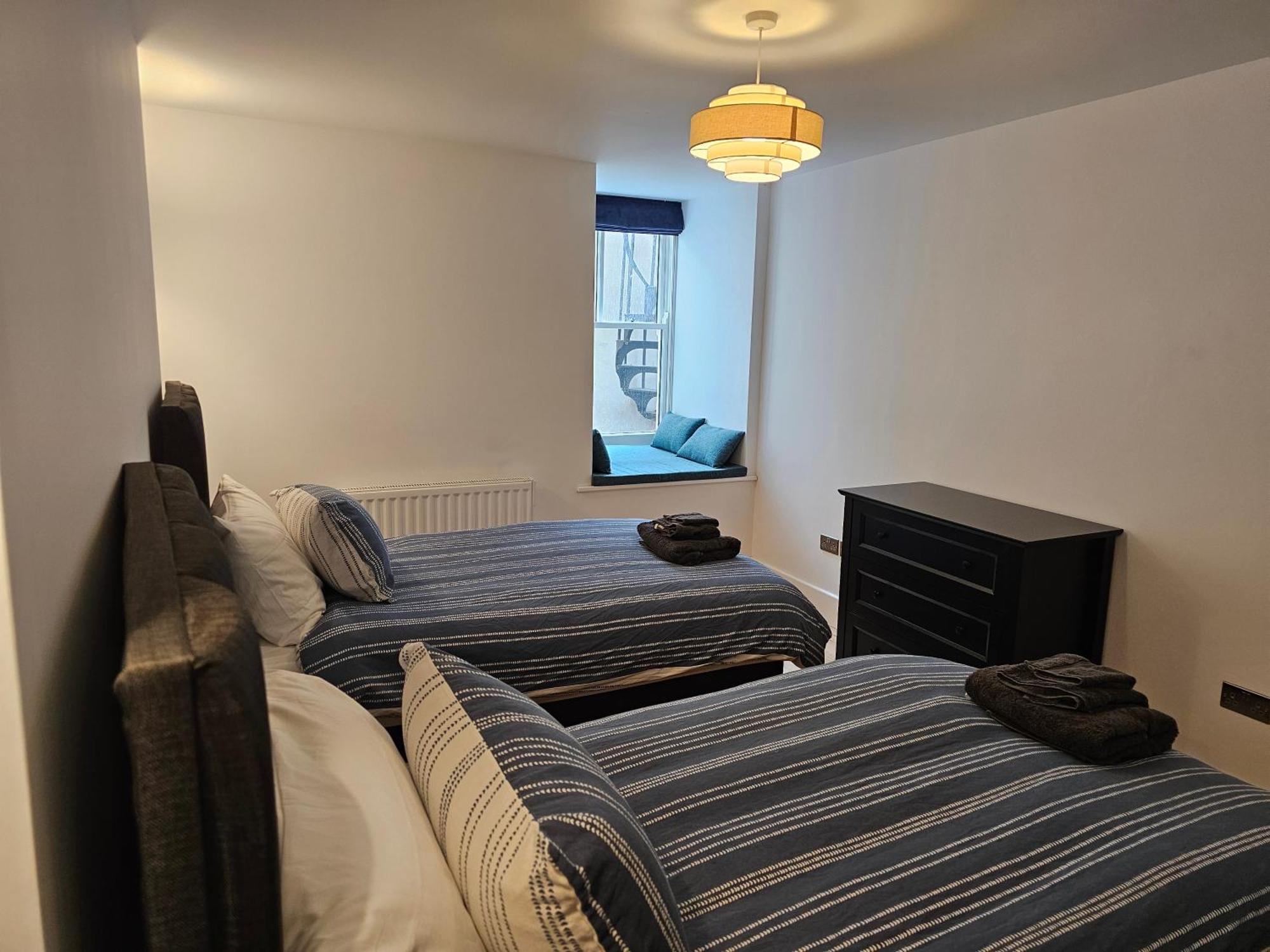בריסטול Spacious Modern 2-Bed Parking & Wi-Fi & 65"Oled מראה חיצוני תמונה